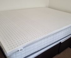 Latex mattress topper