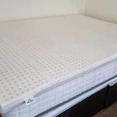 Latex mattress topper