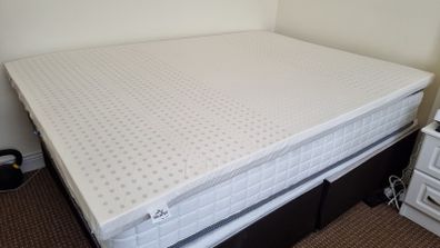Latex mattress topper