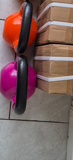 2xbrand new cast irion kettlebells