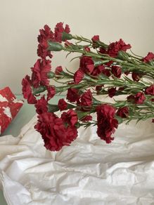 BNWT 3 long stems of artificial Carnations