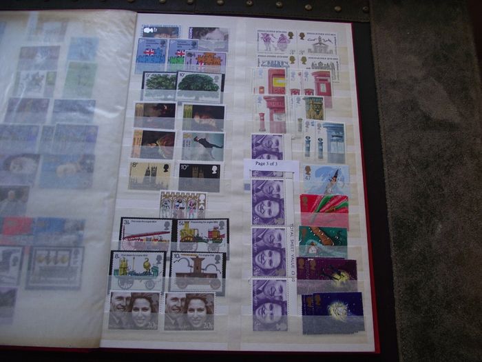 Collection of Mint Elizabeth II stamps, blocks and strips (1946-1990s)