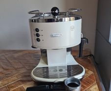 De'Longhi Barista Espresso Machine, vintage style
