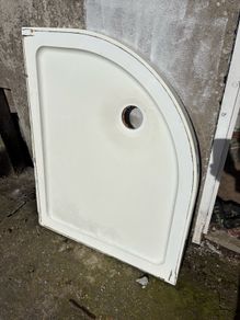 Corner shower tray