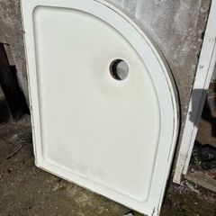 Corner shower tray