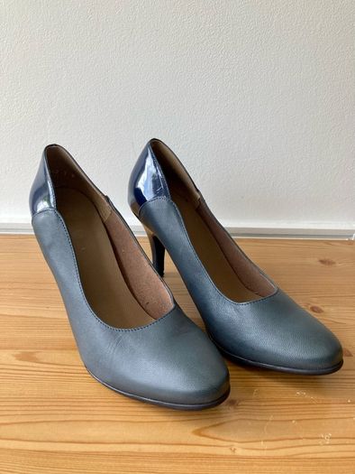 Froggie  heels, uk 7