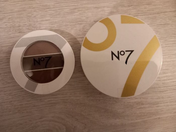 No.7 Shimmer palette + trio eyeshadow