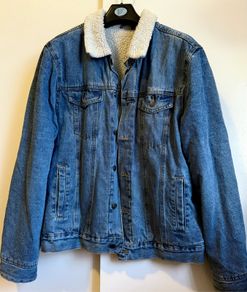 Blue Denim Jacket With Fleece Collar