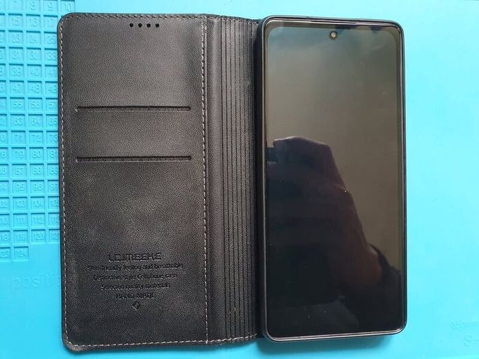 Samsung Galaxy S20FE 4G 128GB Navy Unlocked + Free Case