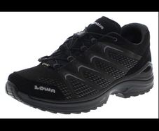 hiking shoes size 9.5