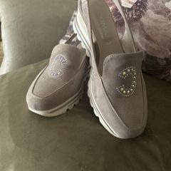 Summer wedges