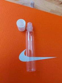 Glass roll bottle