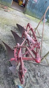 3 ferrow Massey Ferguson ploug