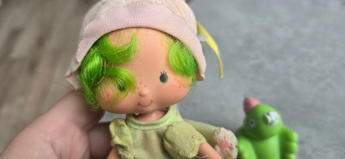 Lime Chiffon with Friend Parfait Parrot Strawberry Shortcake Doll Ccomplete outfit HTF AGC Kenner A.G.C same era as MLP G1 My Little Pony