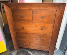 chest of drawers