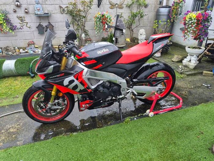 2021 Aprilia Tuono V4 Factory