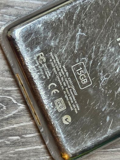 iPod 3rd Gen Classic 15gb (Free Post)
