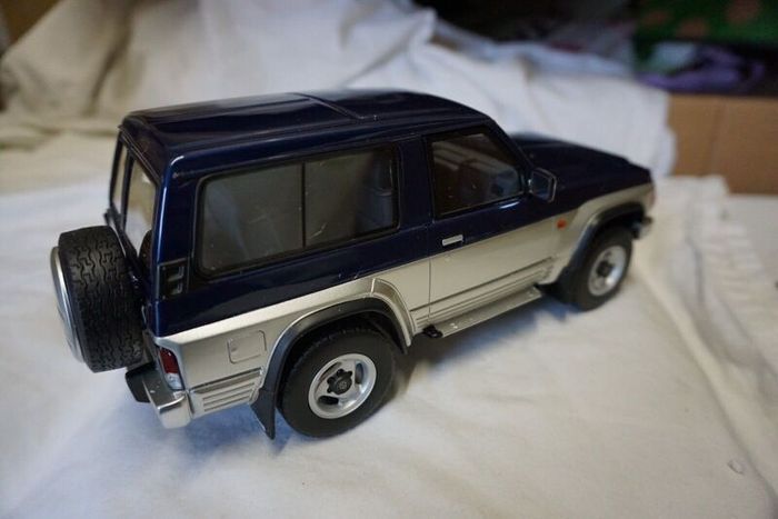 Nissan Patrol Gr Blue Th1 & Silver Kj1 1992 - Very Rare - Ottomobile - 1/18 - New In Box