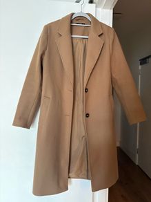 Elegant camel tailored coat in excellent condition
