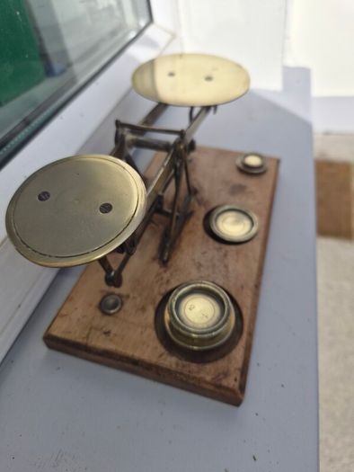 old brass post office weighing schales