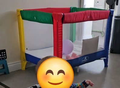 Baby travel cot