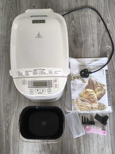 Panasonic SD-2500 bread maker