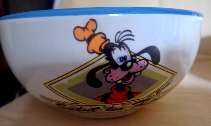 Rare Disney Dingo Bowls