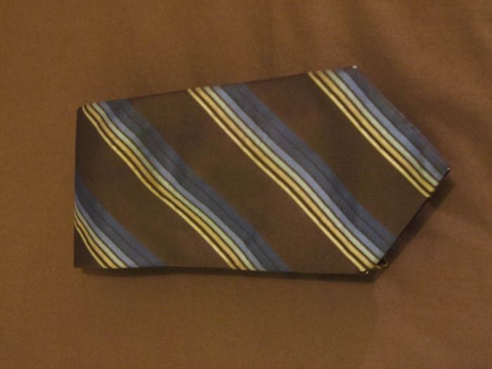 Tie 7