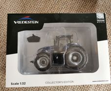 Marge Models New Holland T7 HD Blue Power 1/32 scale model with Vredestein Tyres Exclusive