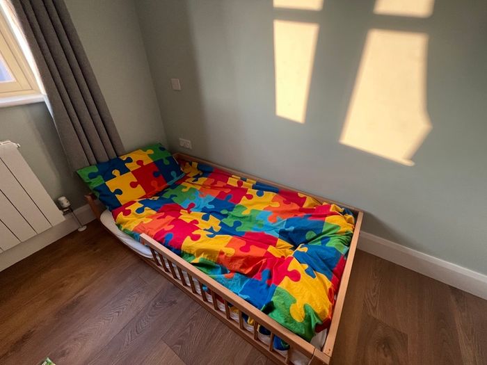 Toddler bed
