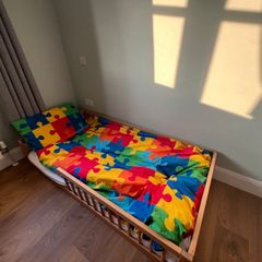 Toddler bed