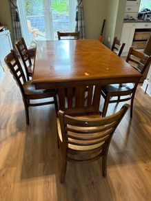 Table & Chairs
