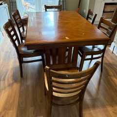 Table & Chairs