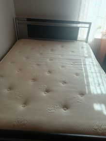 King size bed
