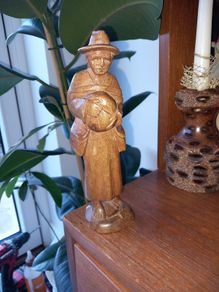 Vintage Hand Carved Wooden old man  Figurine Statue figurine  Hand sculpted african statues Decor