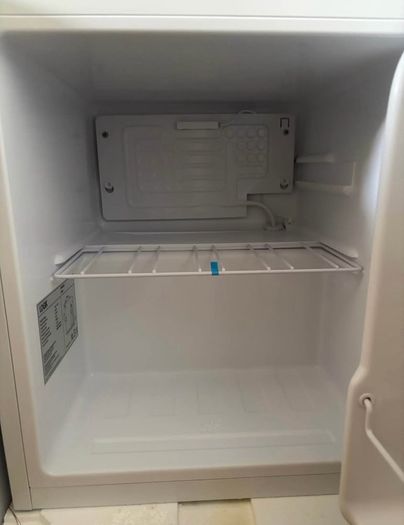 Logik mini fridge