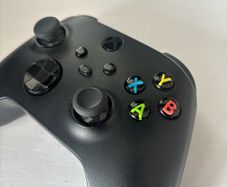 Xbox Series X controller with 2 different back panels