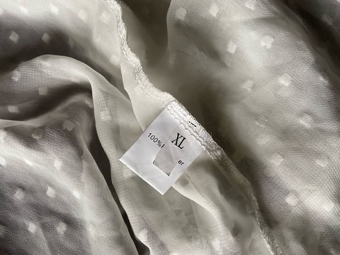Pretty cream blouse size xl