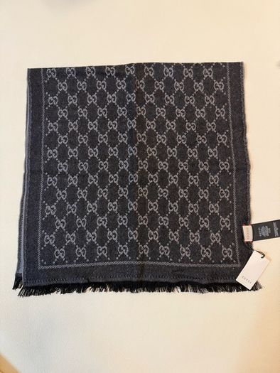 GG  wool scarf