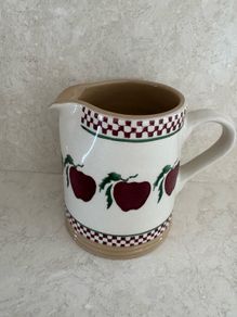 Nicholas Mosse Cylinder jug (Apple)