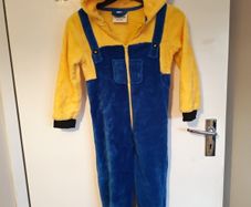 Minions onesie/costume 6-7