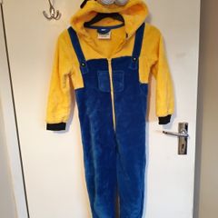 Minions onesie/costume 6-7