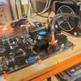 Snap-in motherboard feets Image 5
