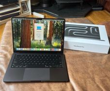 Apple Macbook Pro M3 Pro Chip 18GB Unified Memory 500gb SSD