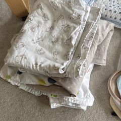 Toddler bedsheets & Quilt