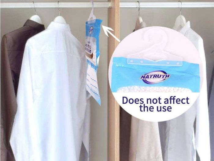 Wardrobe Dehumidifier Hanging Bags,10 PACKS Moisture Absorber Deodorate Moistureproof Desiccant Use for Kitchen Bathroom Wardrobe,Closet Dehumidifier Bags (FREE POSTAGE)