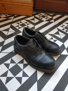 dr. martens stell toe shoes size 8
