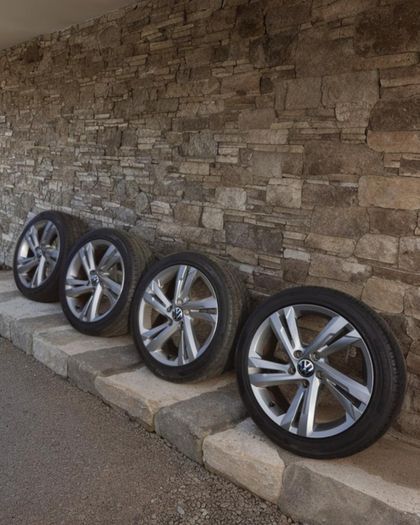 17" Genuine VW R-Line Taigo Alloys