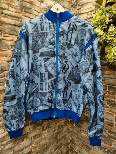 Vintage 80s 90s cycling jacket  Perfect condition  Size medium  Perfect for festivals  Unique piece