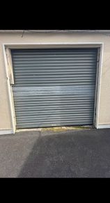 Electric roller door
